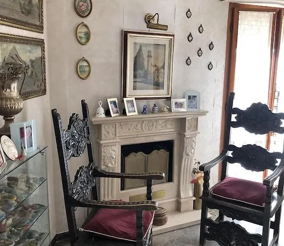 アパート Attico Anna